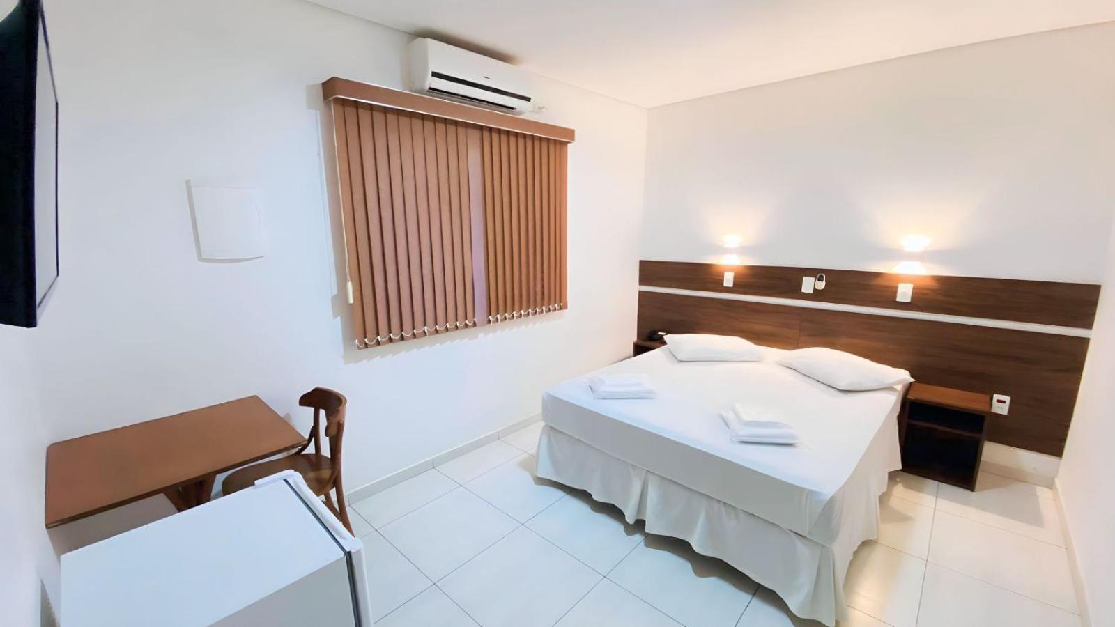 Hotel Garrafao - Rua Principal De โบยตูวา ภายนอก รูปภาพ